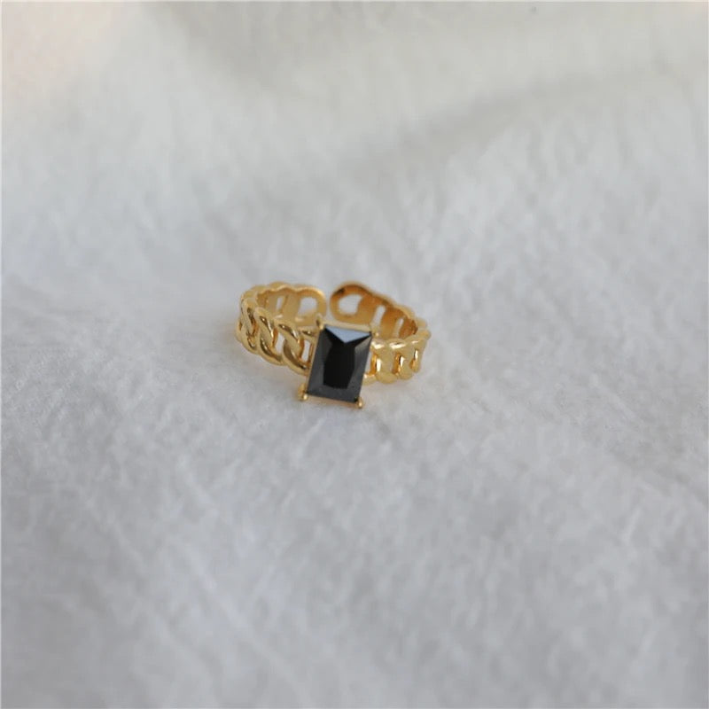 B&W Zirconia Stone