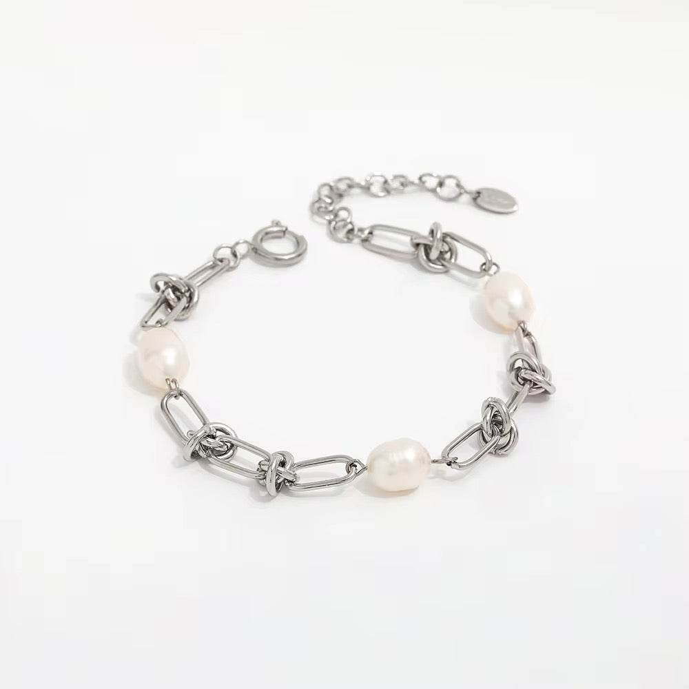 The Orla Pearl Set