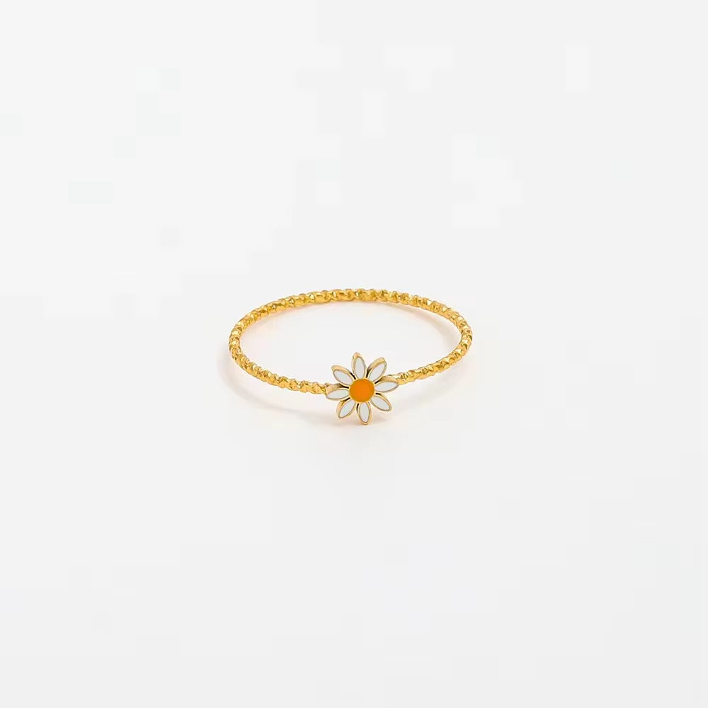 🌼 Daisy Enamel Ring