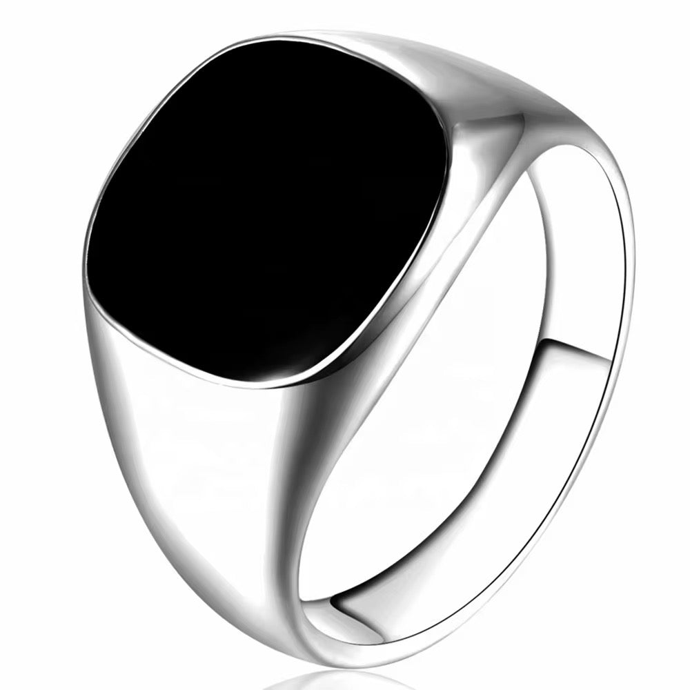 The Noir Signet