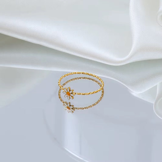 🌼 Daisy Enamel Ring
