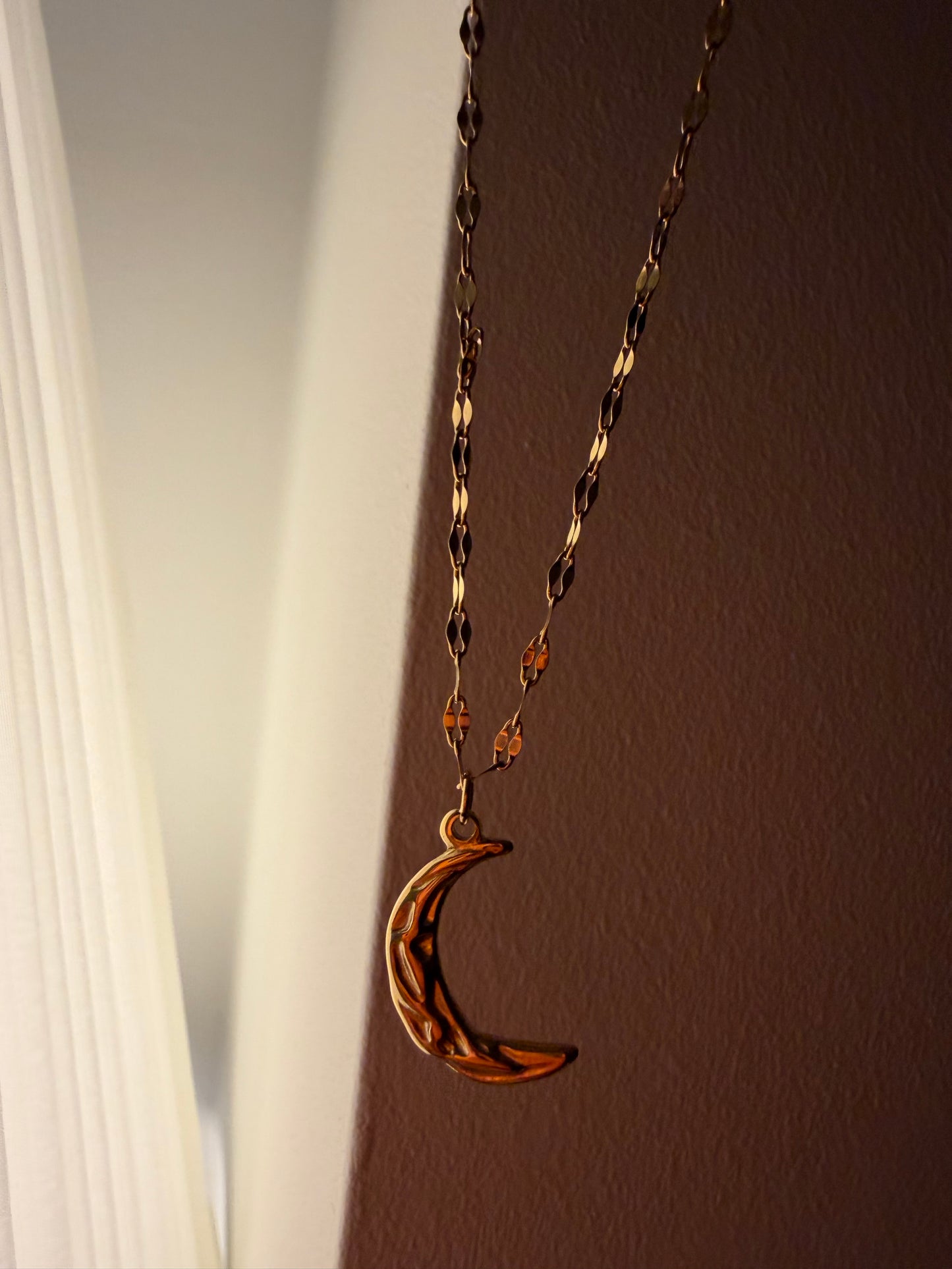 Luna necklace