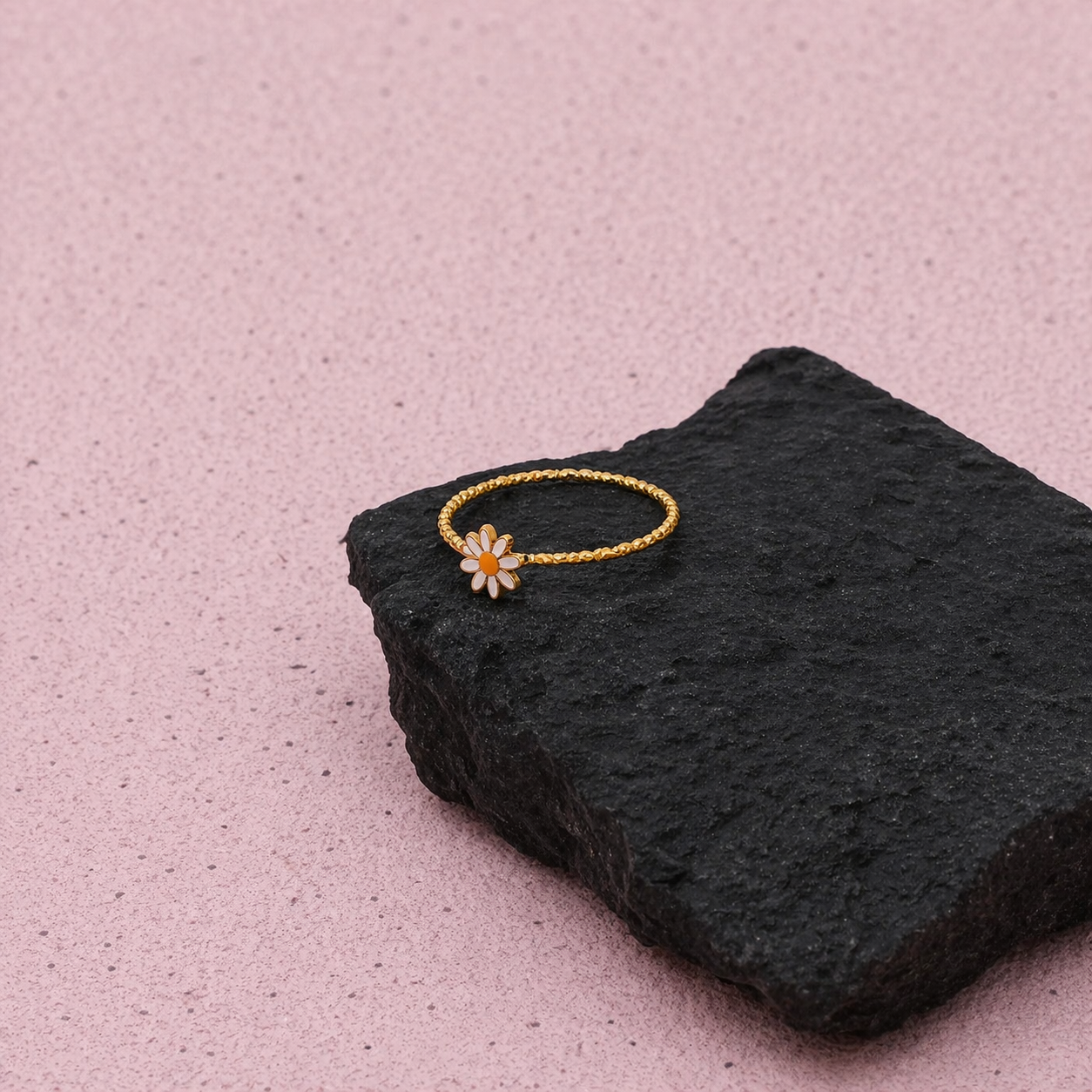 🌼 Daisy Enamel Ring