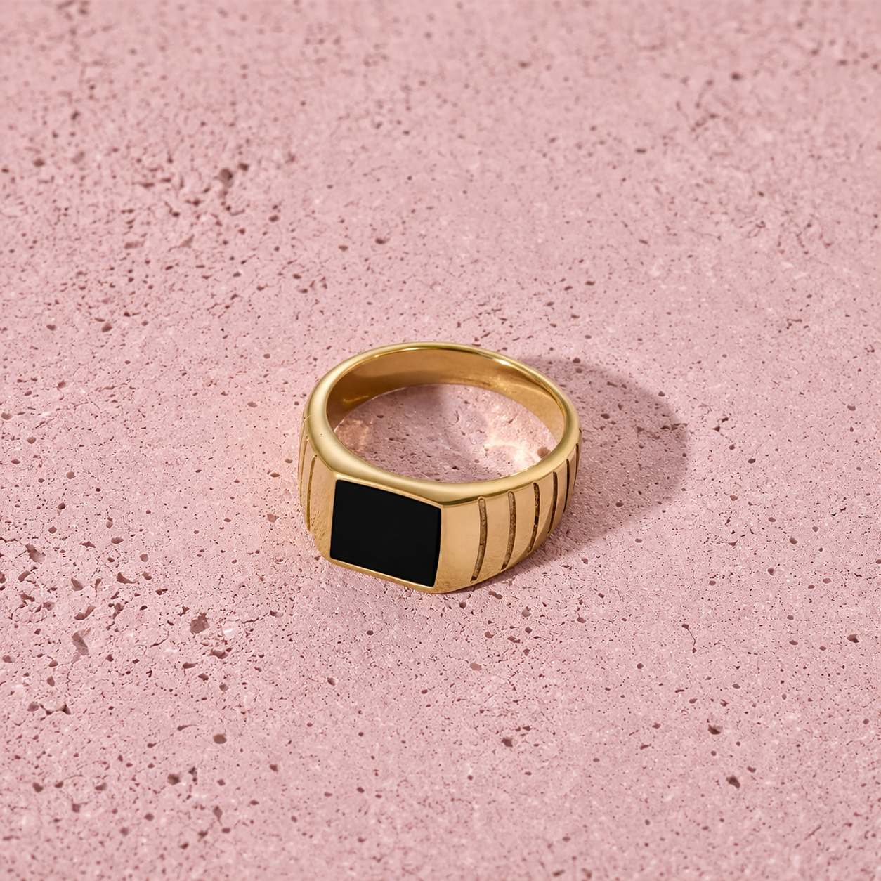 🖤 The Noir Signet